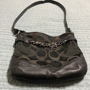 Coach vintage loved and care for ❤️